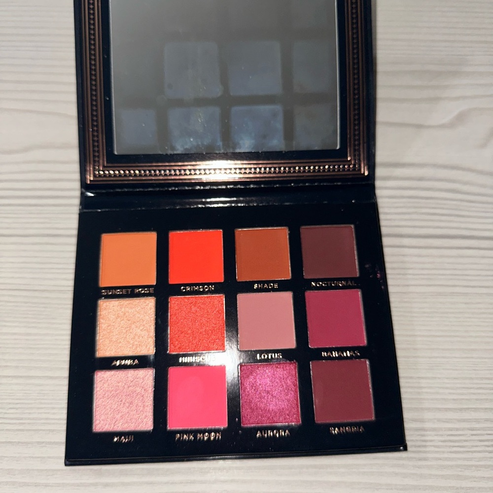 Ace Beauté Scarlet Dusk Eyeshadow Palette - Navy & Rose Gold - Picture 2 of 4
